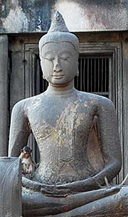 'Budda Statue Detail at Prang Sam Yod in Lopburi' by Asienreisender